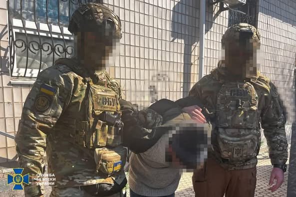 СБУ затримали агента фсб, якого рашисти намагалися «втемну» підірвати біля херсонського ТЦК