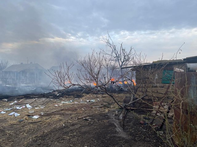 Орієнтовно о пʼятій ранку росіяни вдарили з РСЗВ по Новорайську Бериславського району