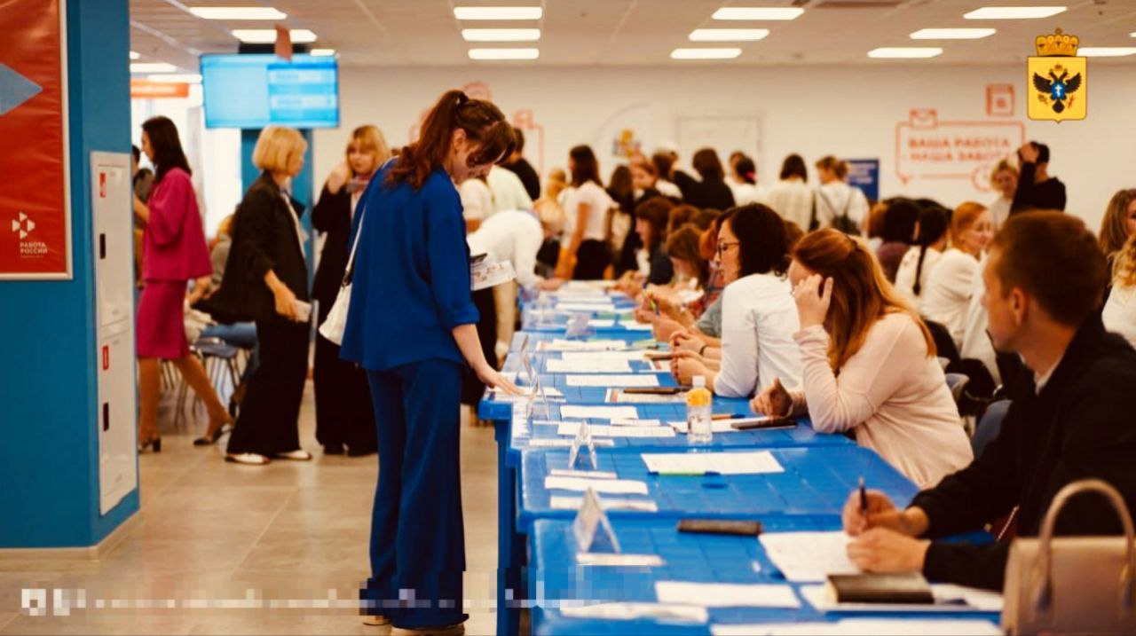 Окупанти знову сподіваються знайти працівників на «ярмарку»