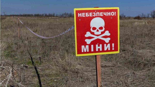 Темпи, ризики, не отримані кошти. Як розміновують поля Херсонщини