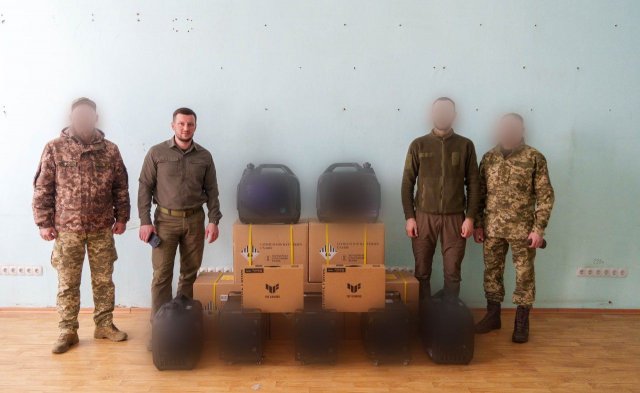 Інженерії бригади берегової оборони морської піхоти на Херсонщині отримали необхідну оргтехніку