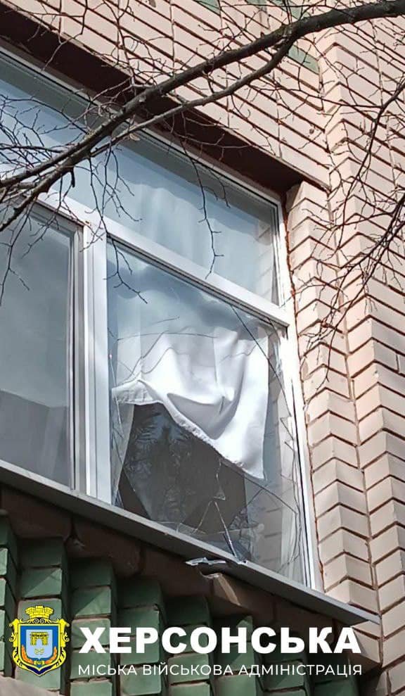 Росіяни вдарили по закладу освіти у Шуменському мікрорайоні