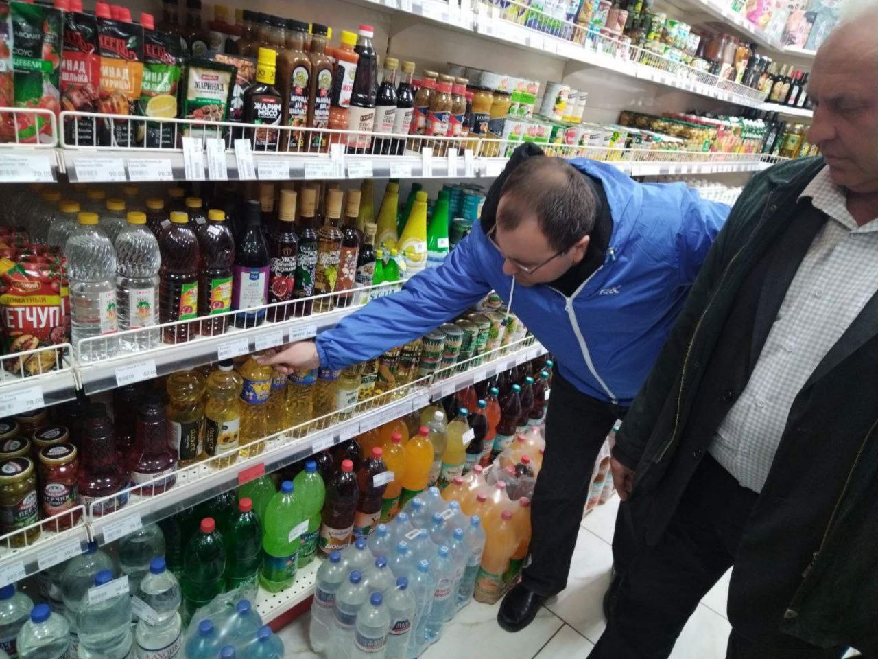 Окупаційний уряд за подорожчанням товарів і послуг не встигає