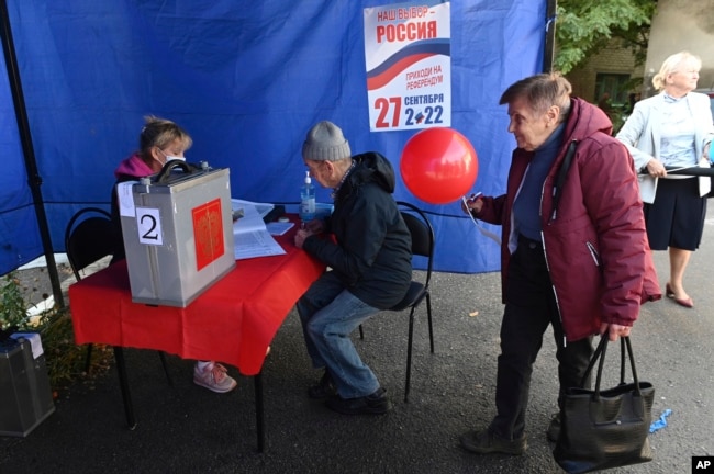 Голосування проходили без міжнародних спостерігачів та забезпечення таємності