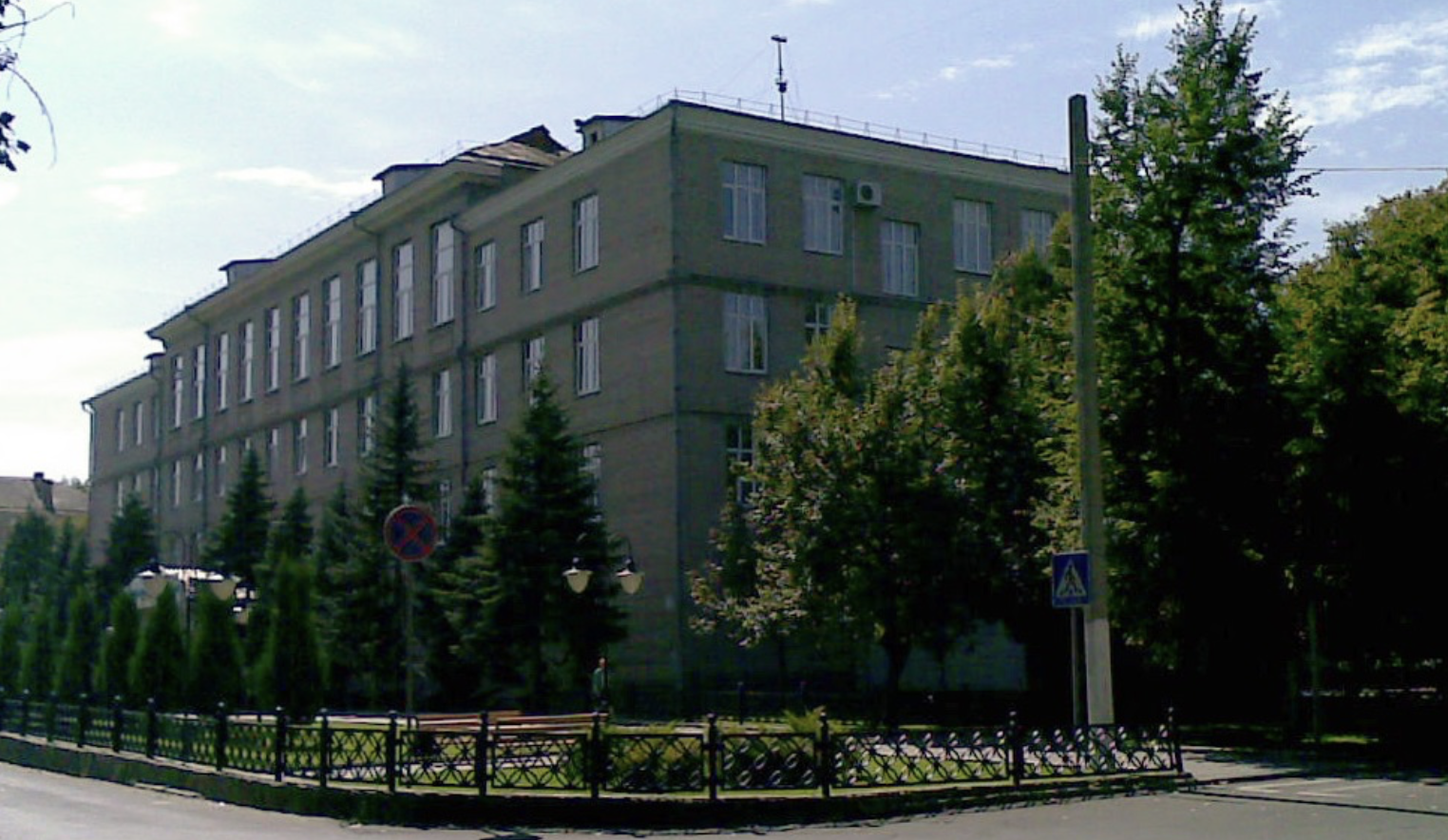 Трьох російських військовослужбовців підозрюють в катуванні цивільного населення в Херсоні