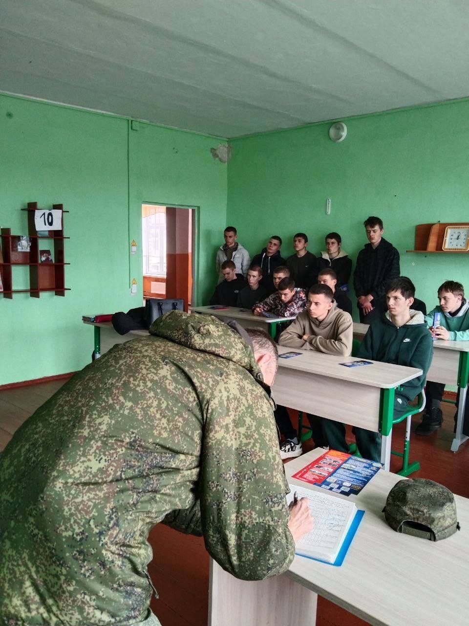 Жителів лівобережжя знову призивають на службу в окупаційну армію