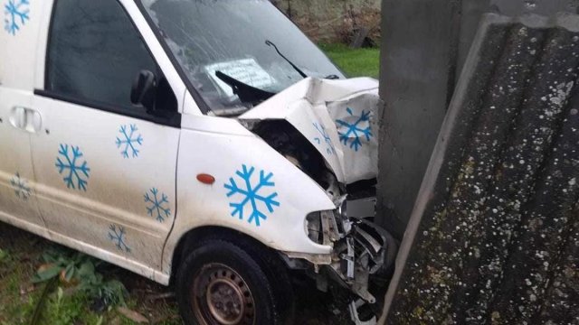 Працівники міськради на Херсонщині потрапили в ДТП, коли намагалися втекти від російського дрона