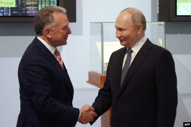 Стів Віткофф та Володимир Путін під час зустрічі в Санкт-Петербурзі 11 квітня 2025 року