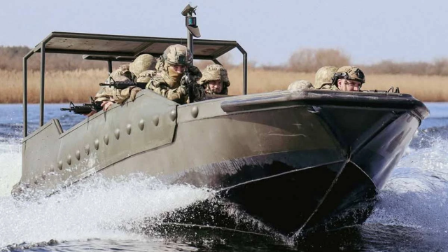 “Імітують форсування Дніпра”: яка ситуація на Херсонському напрямку