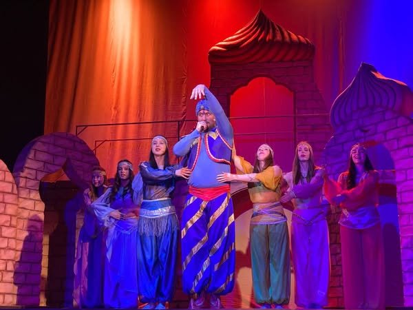 Переселенці з Херсонщини відвідали ТЮГ ім. Юрія Олеші в Одесі