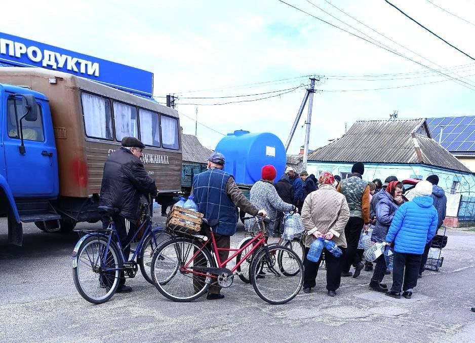 Жителів лівобережжя окупанти змушують дякувати за воду, яку самі і забрали
