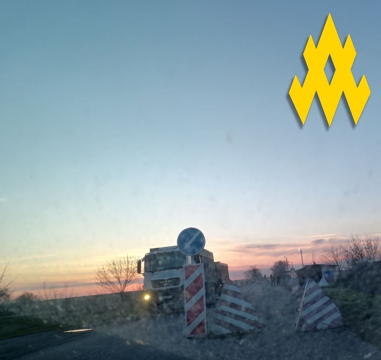 Окупанти мародерять на блокпостах у Новій Каховці