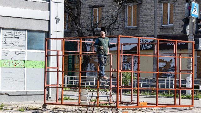 У Херсоні на місці демонтованого ринку "Кристал" встановлюють МАФи