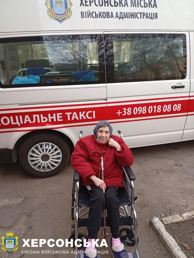 З 1 по 10 квітня на єдину гарячу лінію "Соціального таксі" у Херсоні надійшло 125 заявок