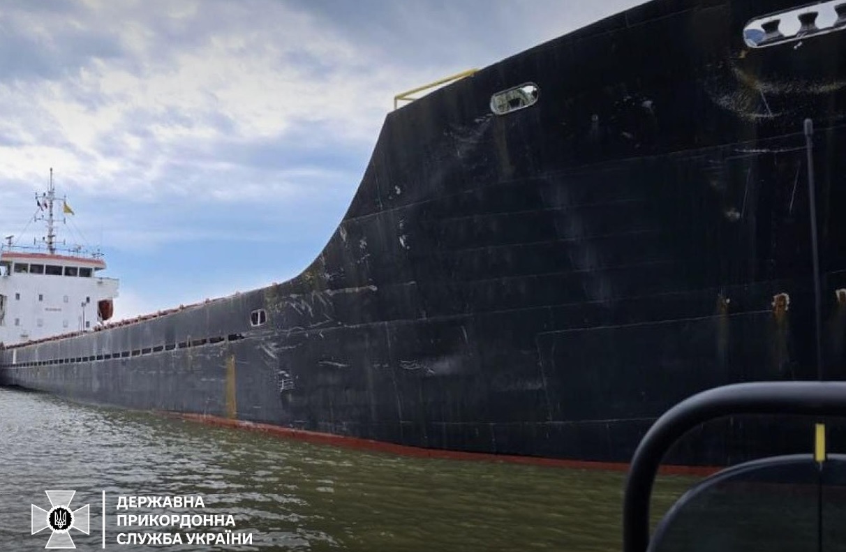 У Чорному морі затримано судно, яке вивозило українське зерно з Криму