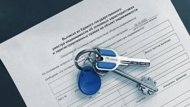 На окупованій Херсонщині незаконна влада змінює замки в будинках