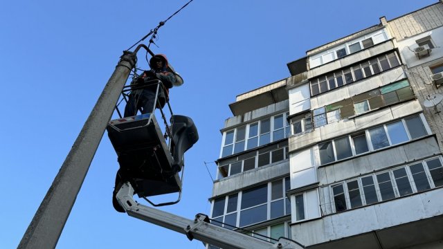 РФ вдарила по енергооб'єкту у Херсоні, без електрики залишились 45 тисяч людей