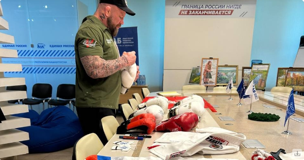 Колишній американський спортсмен-фрік Джефф Монсон провів майстерклас для дітей з лівобережжя Херсонщини