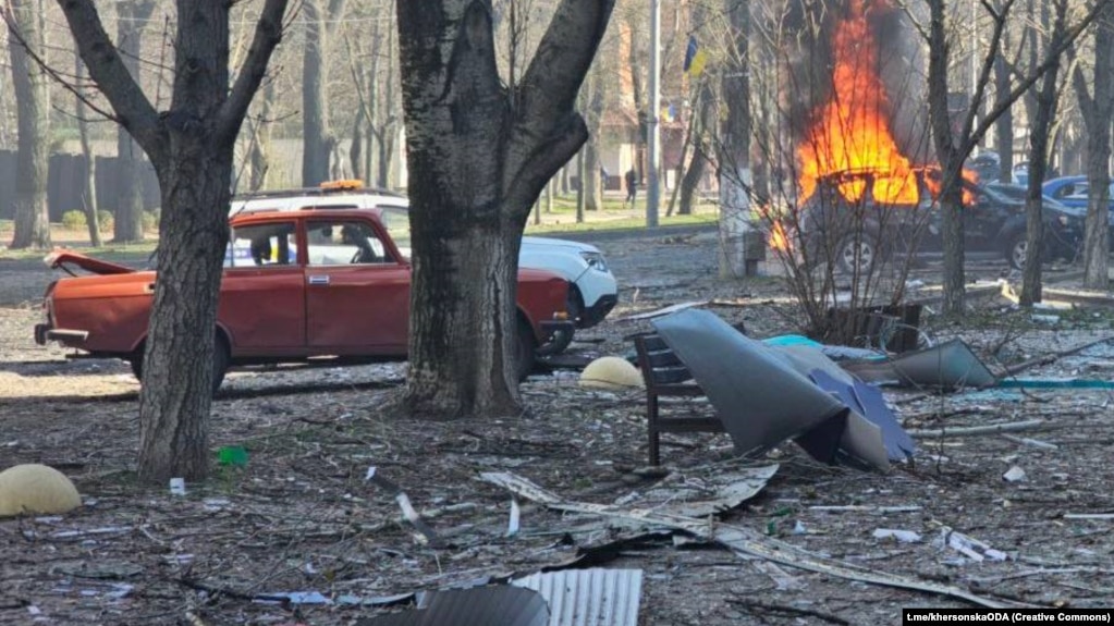 «Херсон – найнебезпечніше місто»: РФ посилює атаки під розмови про перемирʼя