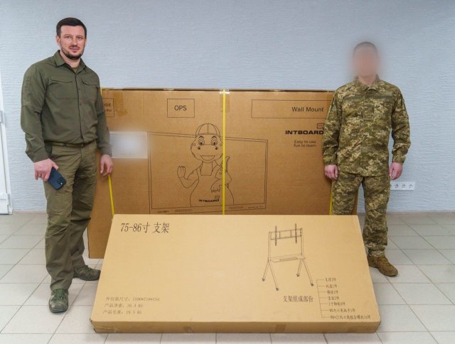 На Херсонщині передали обладнання для командного пункту морської піхоти