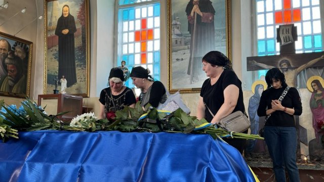 У Херсоні попрощались із загиблим на війні солдатом Андрієм Авдєєнком