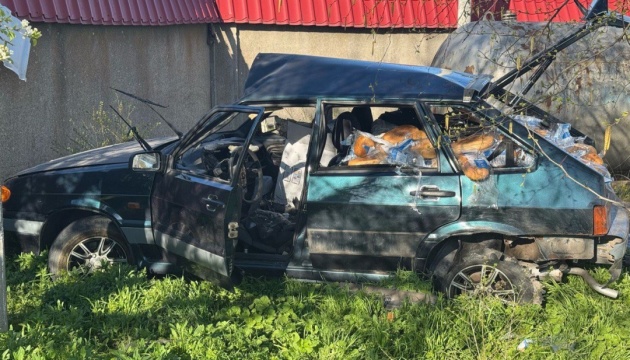 На Херсонщині російський дрон знищив авто з гуманітарним хлібом