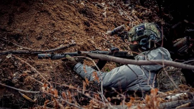 17 артсистем, 30 одиниць автобронетехніки та 10 БпЛА. Які втрати окупантів на півдні за добу