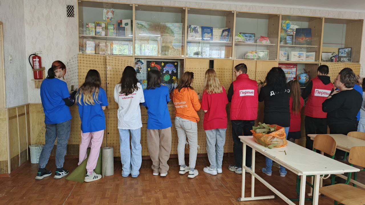 Маячня тижня: як окупанти на ТОТ Херсонщини українських підлітків “СВО” зомбують