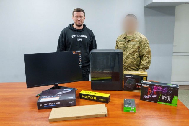 підрозділами, які захищають Херсон, передали оргтехніку для посилення бойового управління