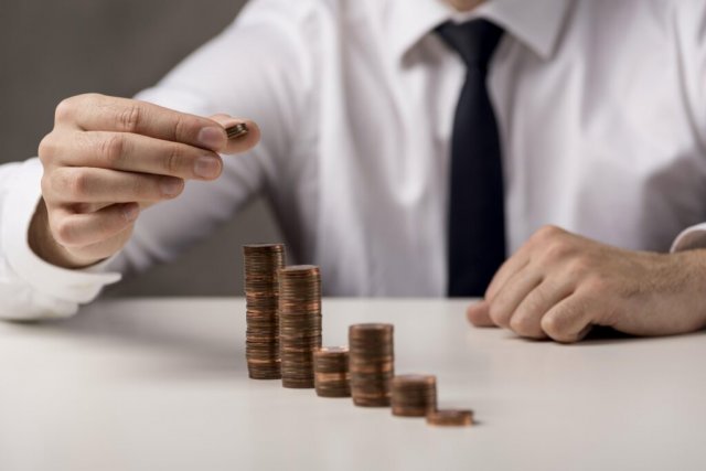 Ледве зводять кінці з кінцями. Журналістка розповіла, скільки заробляють мешканці окупованої частини Херсонщини