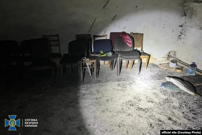 СБУ показала катівні російських окупантів у Херсоні, які виявили після деокупації міста