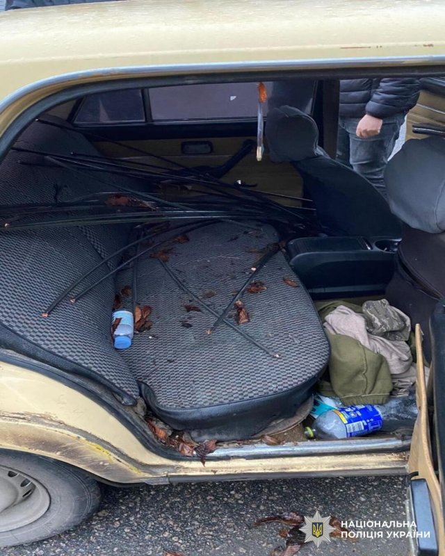 Слідчі поліції завершили розслідування щодо херсонця та його спільника, які викрали тролейбусних дротів на суму майже два мільйона гривень