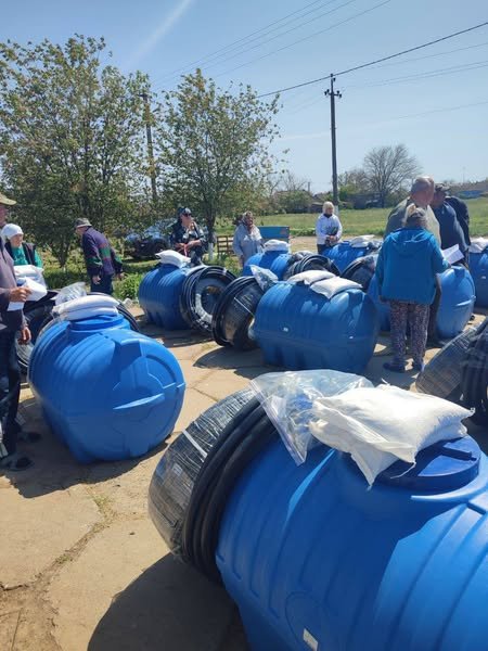 45 домоволодінь села Петрівка отримали комплекти матеріалів для крапельного зрошення.