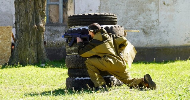 На тимчасово окупованій Херсонщині росіяни влаштували псевдопатріотичні «змагання» для школярів