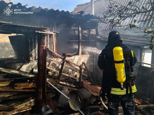 Рятувальники ліквідували дві пожежі в житловому секторі на Бериславщині