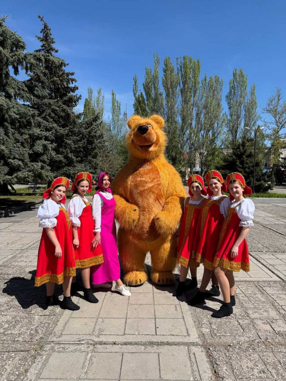 На Херсонщині окупанти «перевиховують» юних українців у росіян