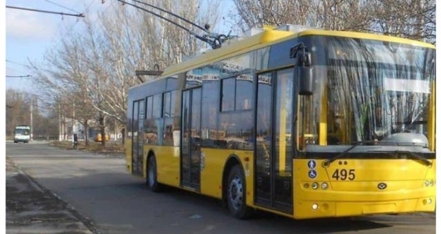 Через вечірні обстріли Херсона тимчасово не курсуватимуть тролейбуси