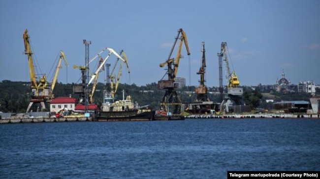 Морський порт в Маріуполі