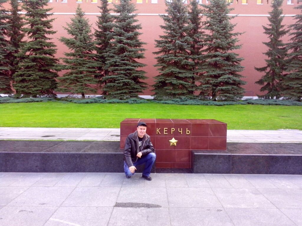 «Не жалейте никого!» Анатолія Середу з Миколаєва, який закликав вбивати українців, випустили на свободу з зали суду