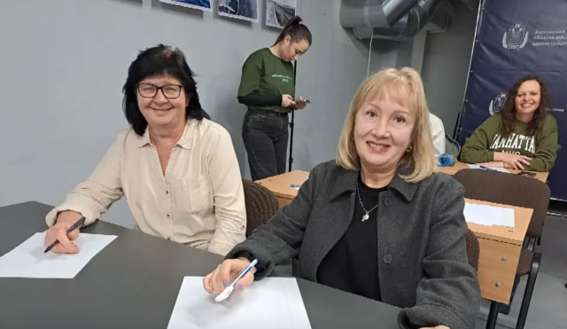 Під обстрілами у Херсоні писали радіодиктант співробітники музею