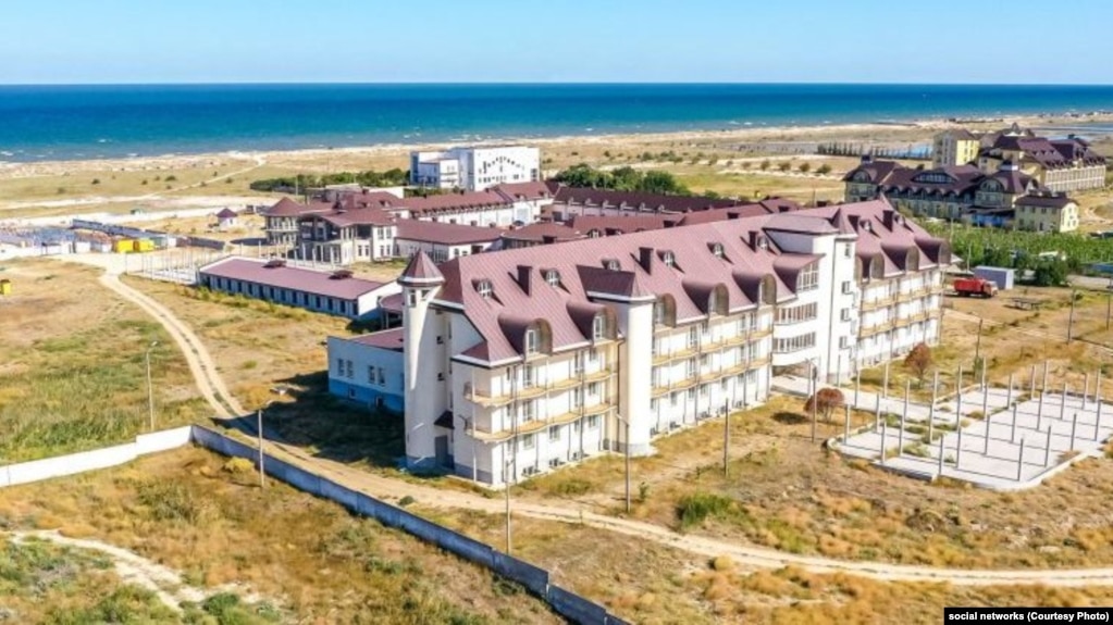 Що влада РФ три роки обіцяла окупованим територіям і що з цього вийшло?