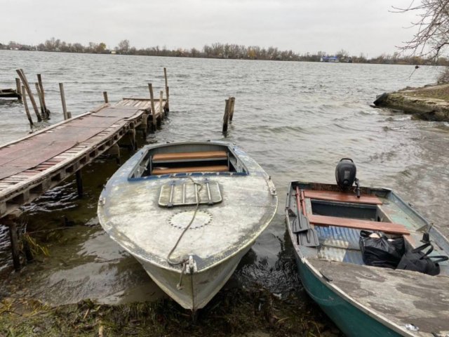 Росіяни відкрили вогонь по човну з літніми людьми: поліція Херсонщини шукає свідків