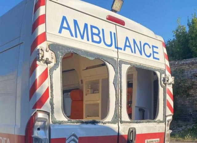 У Херсоні росіяни атакували швидку, яка прибула на виклик: є постраждалі