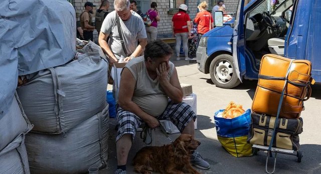 “Одні повертаються, інші виїжджають”. Скільки людей залишається в мікрорайоні Корабел у Херсоні