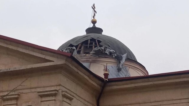 Внаслідок обстрілу пошкоджений Свято-Катеринівський собор у Херсоні. ФОТО