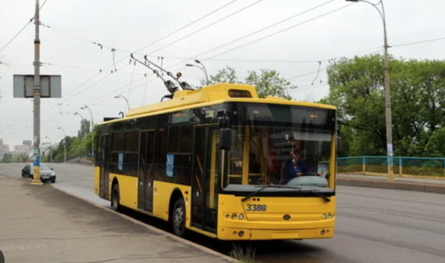 У Херсоні тимчасово зупинено рух тролейбусів