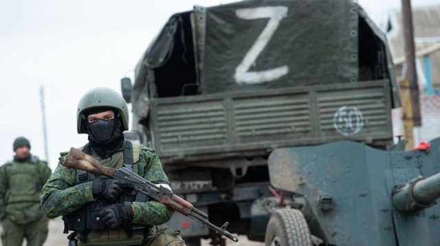 На лівобережжі Херсонщини окупанти перевіряють телефони у продавців на ринках