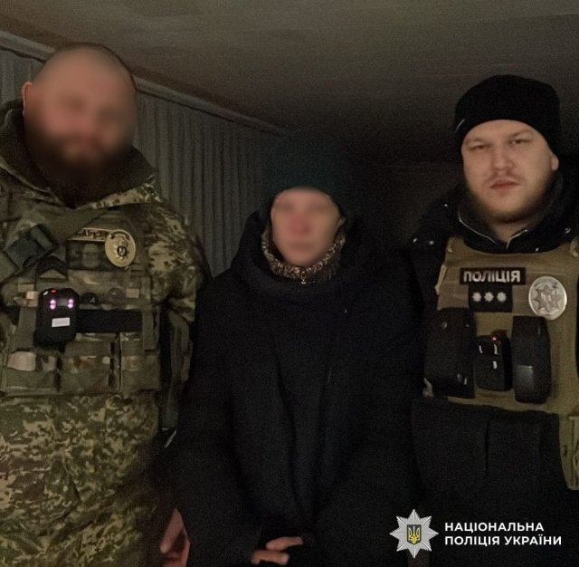 Без дому й підтримки: у Херсоні правоохоронці врятували жінку, яка опинилася на вулиці