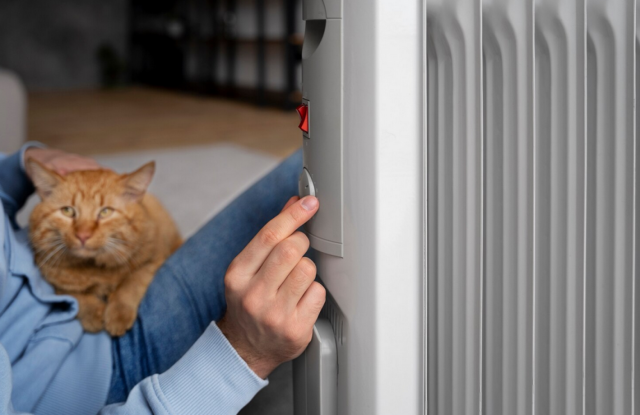 "Нафтогаз" везе до Херсона майже тисячу обігрівачів через критичну ситуацію з теплом