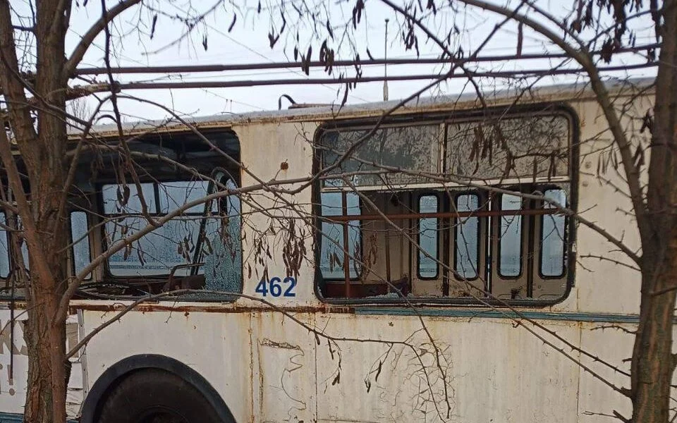 Один із пошкоджених російським обстрілом херсонських тролейбусів не підлягає відновленню
